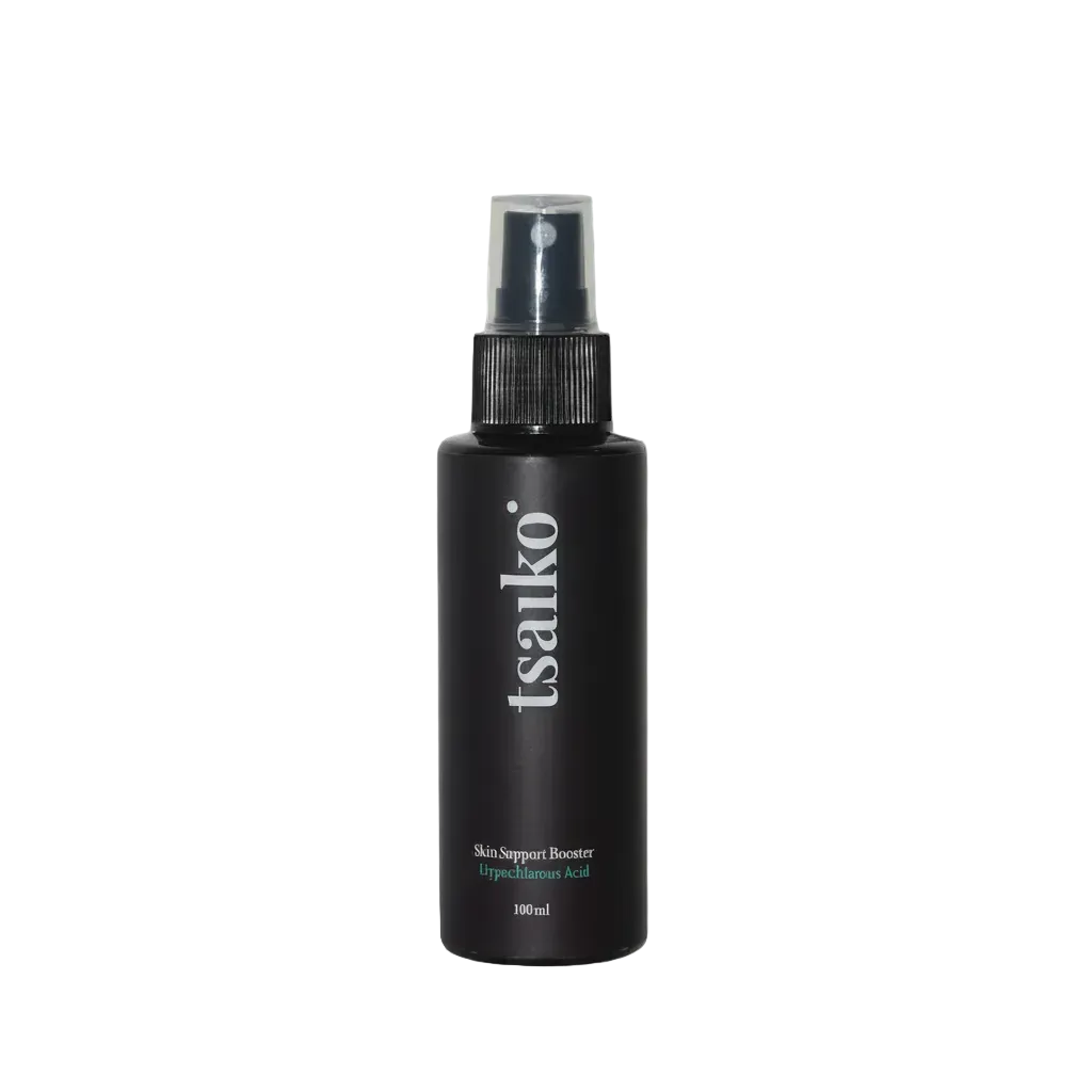 Black bottle with spray nozzle labeled 'tsaiko' on a transparent background